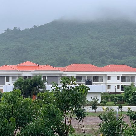 Mizzle Exotica Lonavalaアパートメント エクステリア 写真
