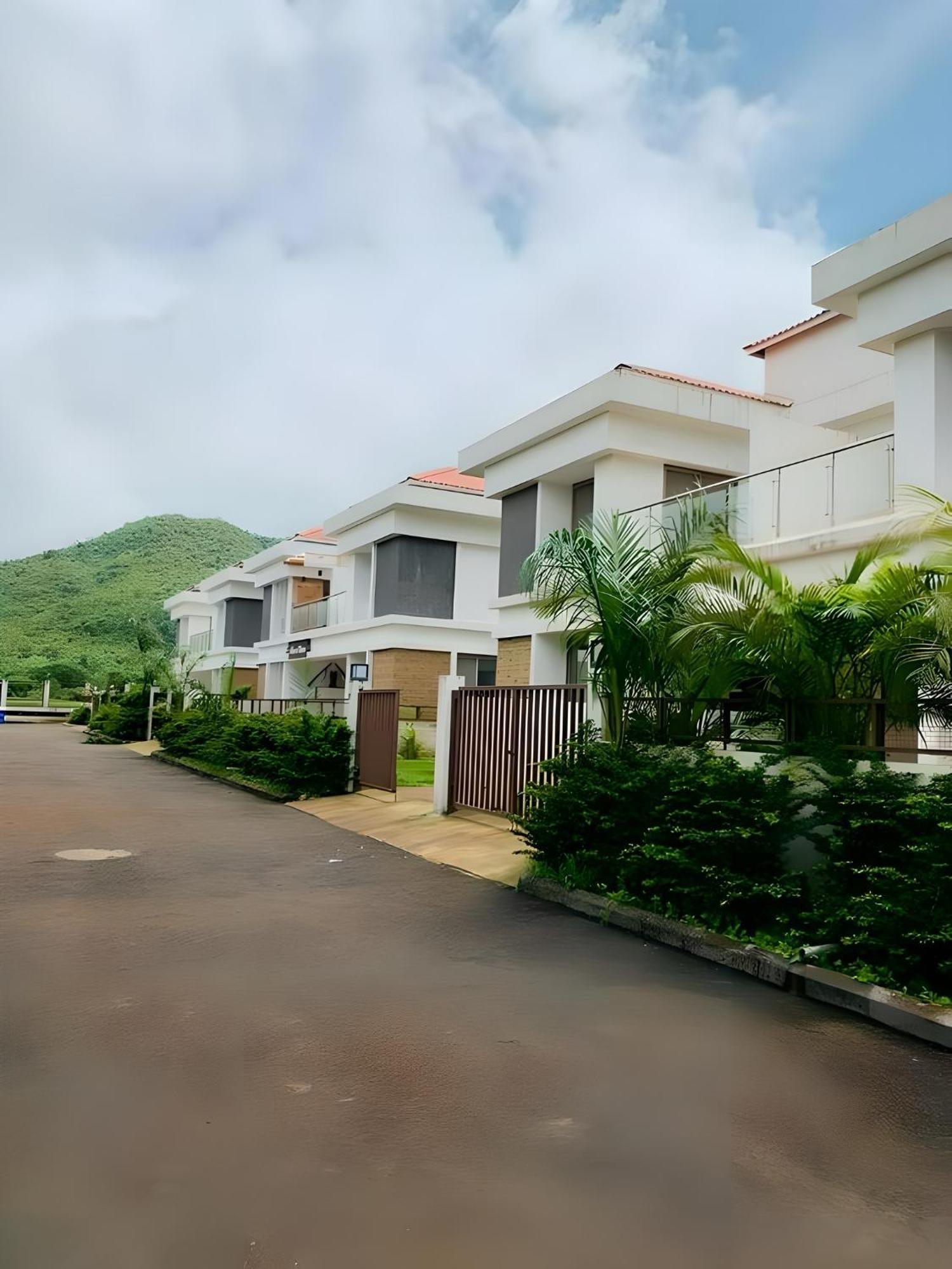 Mizzle Exotica Lonavalaアパートメント エクステリア 写真